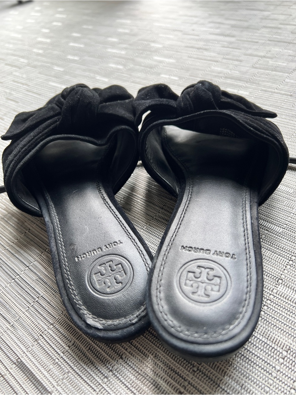 Tory Burch Annabelle Knotted Bow Slide Sandal Black Suede Velvet Sz 7B